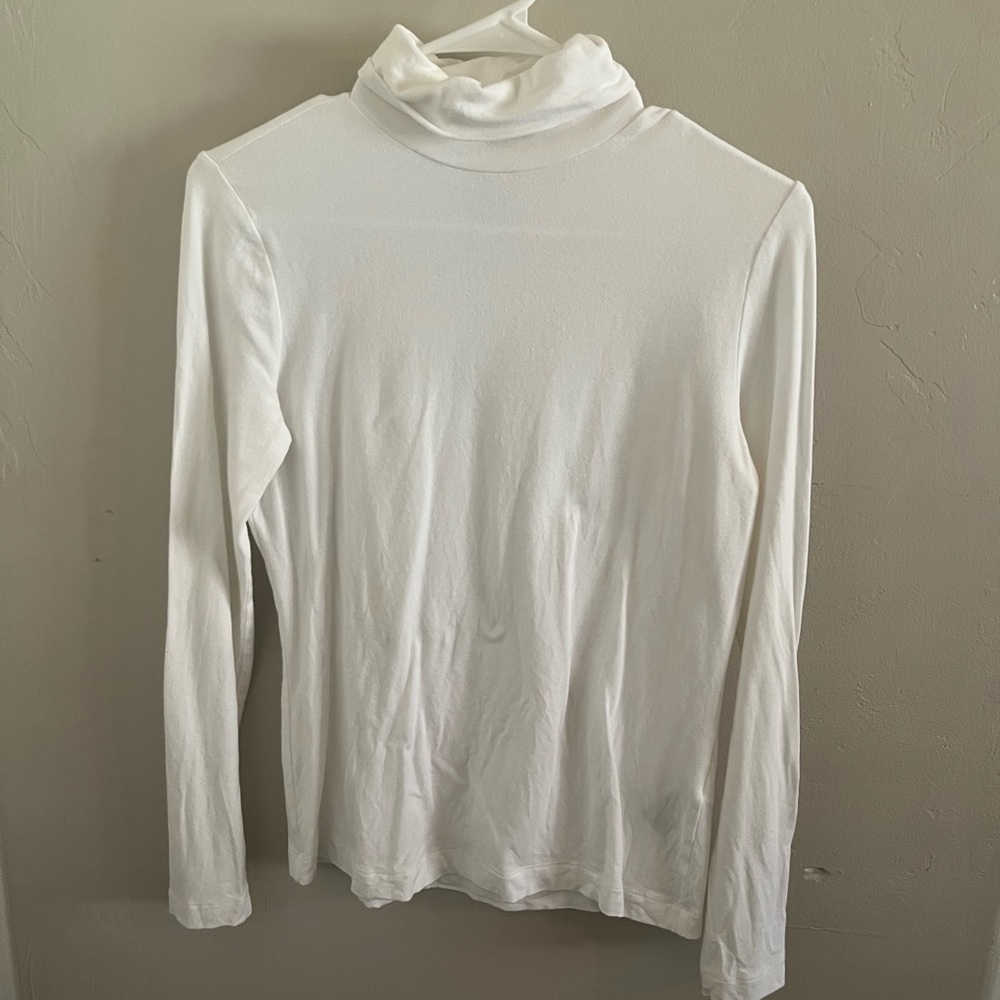 Banana Republic Classic White Long Sleeve Turtleneck